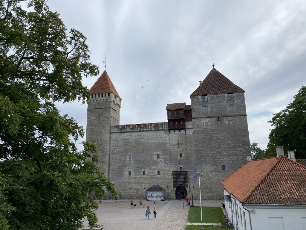 Saremos sala: Estijos istorijos ir kultūros brangakmenis